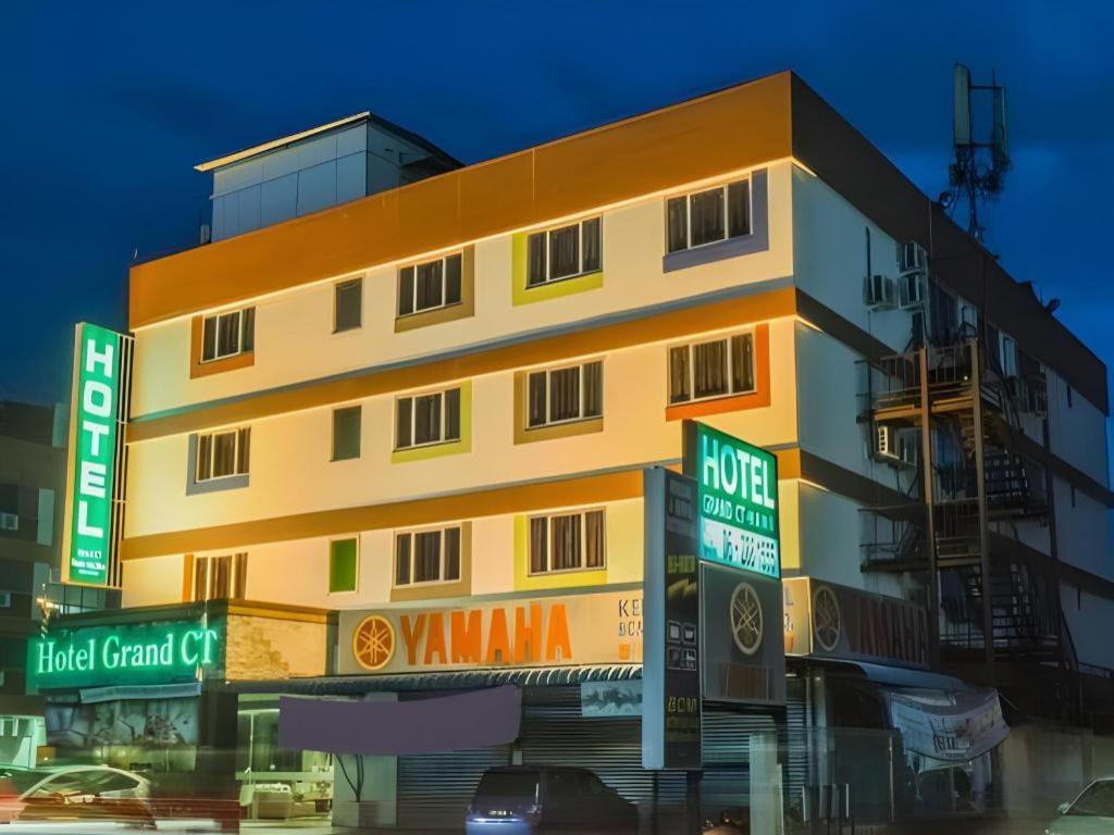 Grand Ct Hotel Малакка Экстерьер фото