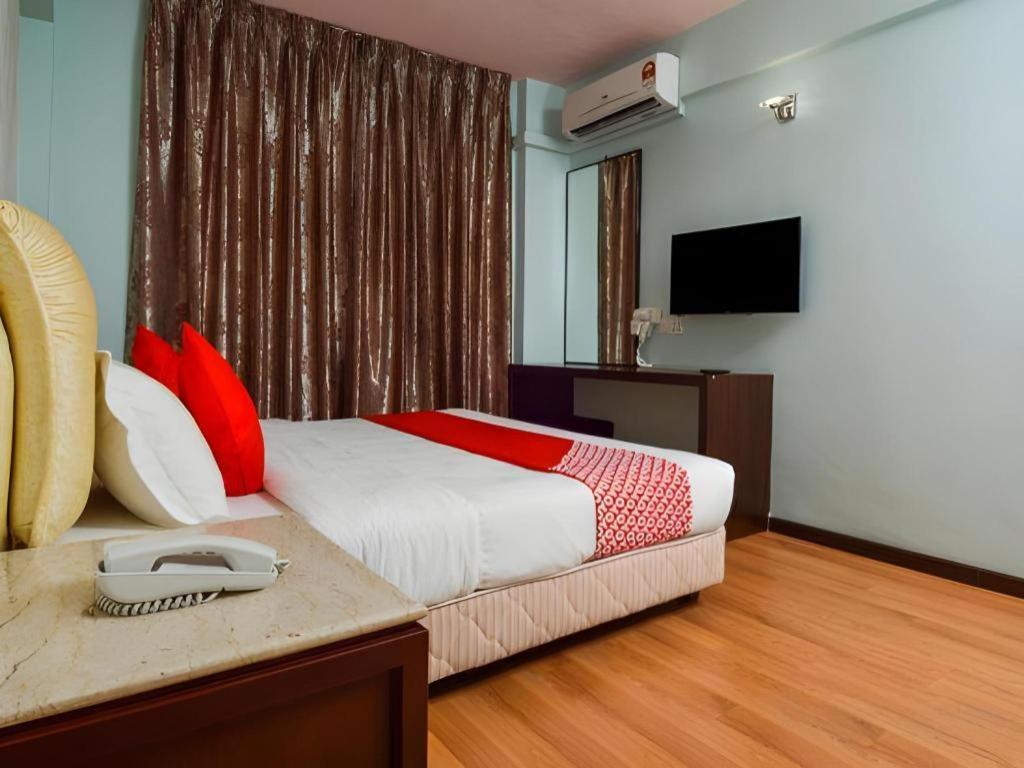 Grand Ct Hotel Малакка Экстерьер фото